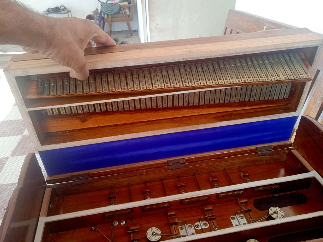 Premium Foldable Harmonium 3.5 Saptak | Nadvenu Music - Image 5