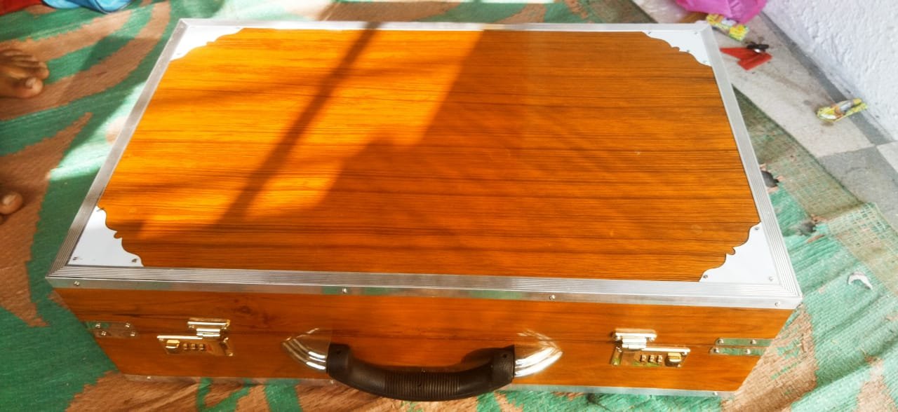 Premium Foldable Harmonium 3.5 Saptak | Nadvenu Music - Image 2
